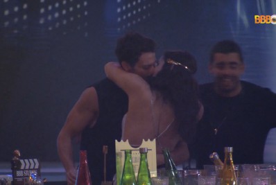 BBB 22: web comemora primeira pegação na festa do líder