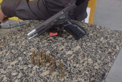 Criminoso fica ferido ao trocar tiros com a PM nas Malvinas, em Macaé