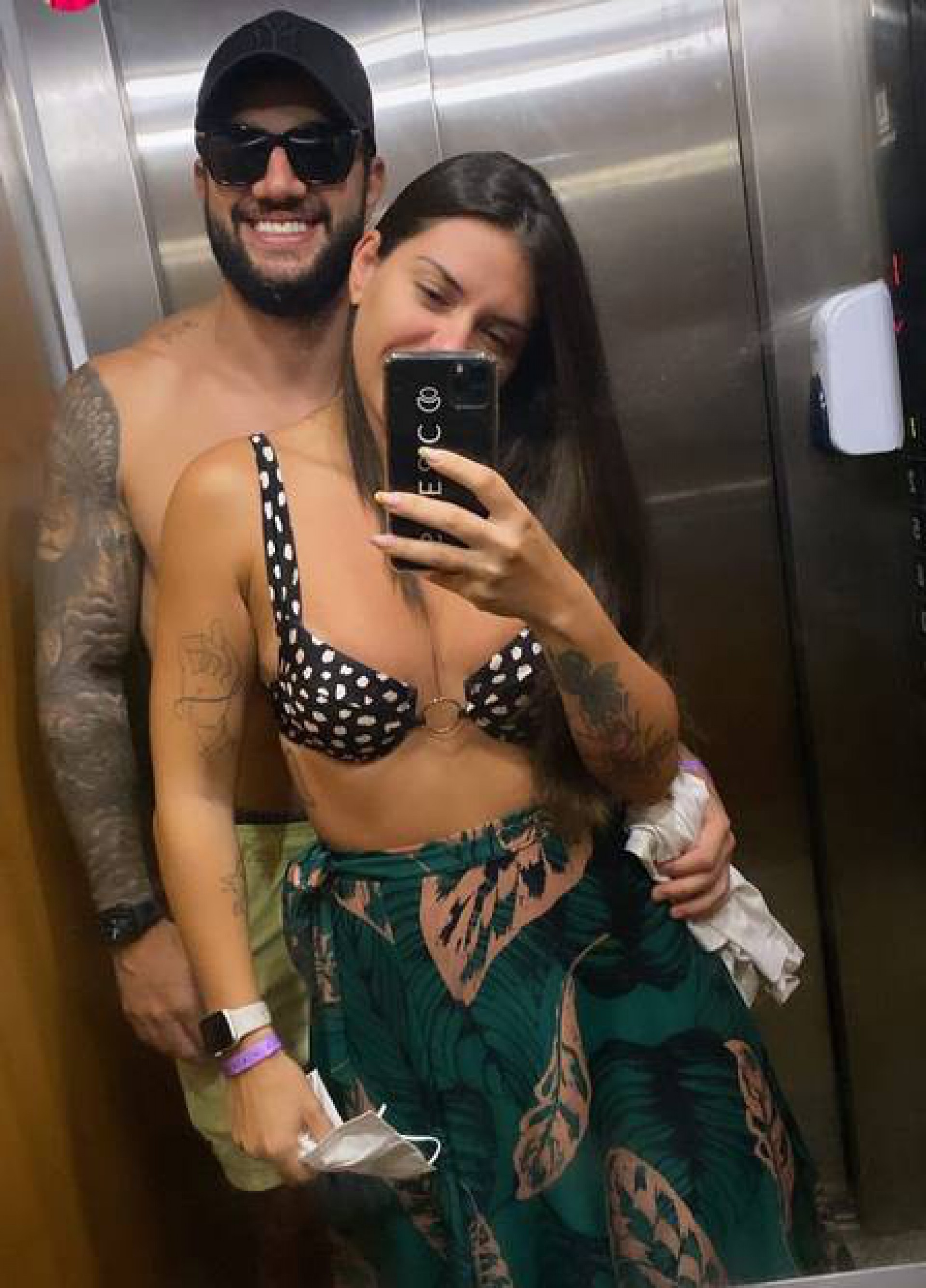 Viúva de Tom Veiga, Cybelle Herminio posa com novo nnamorado - Reprodução/Instagram