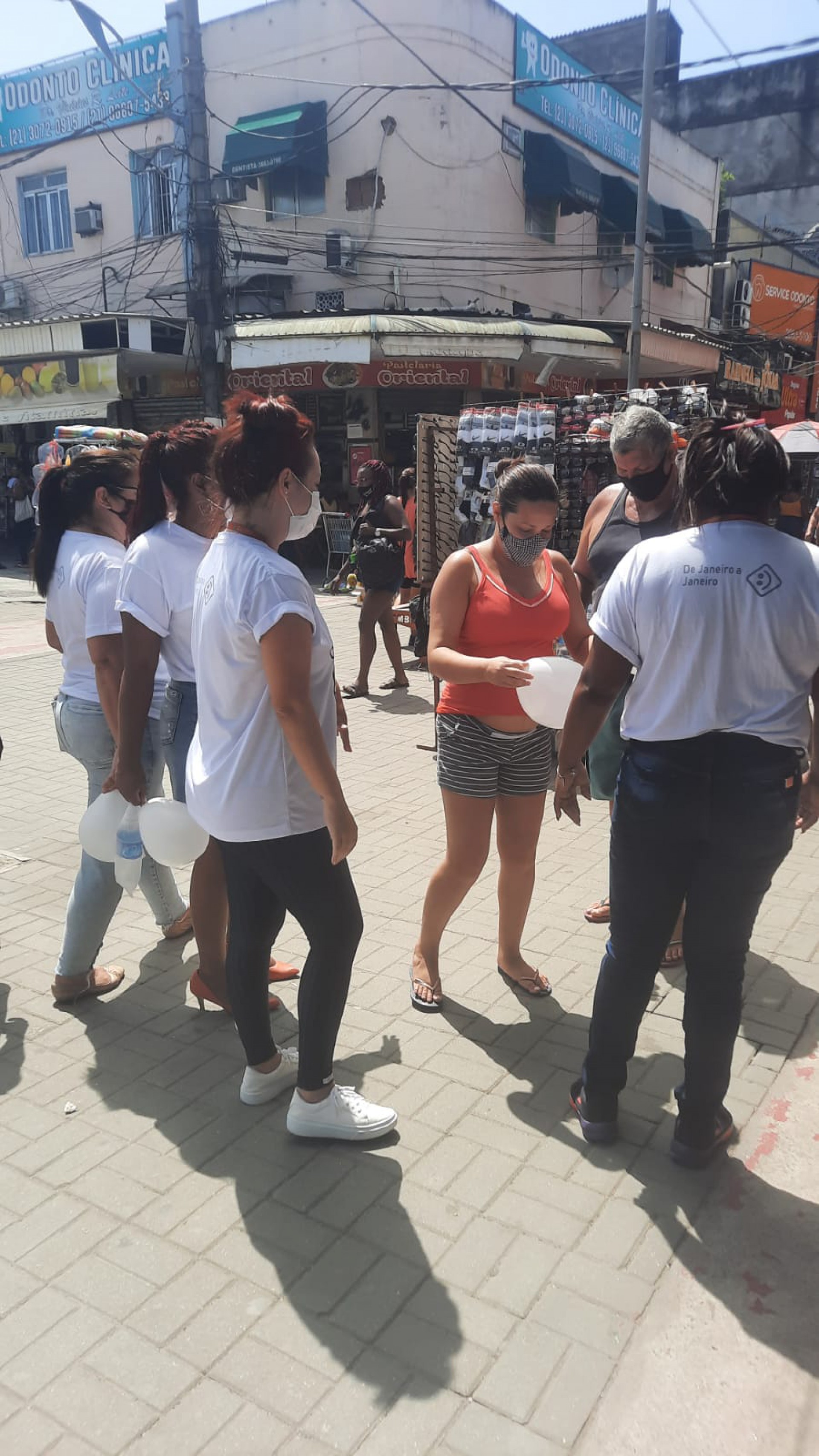 Os profissionais de sa&uacute;de chamaram a aten&ccedil;&atilde;o dos moradores para a import&acirc;ncia da sa&uacute;de mental - Divulga&ccedil;&atilde;o