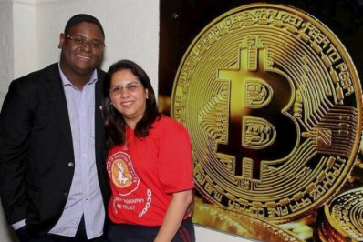 Mulher do Faraó dos Bitcoins é presa ao chegar no Brasil deportada dos Estados Unidos
