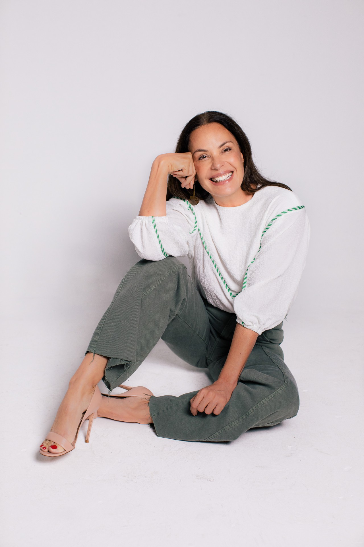 Carolina Ferraz completa 54 anos e faz balanço da carreira: 'Muito positivo transitar por diferentes lugares da comunicação' - Breno da Matta / Divulgação