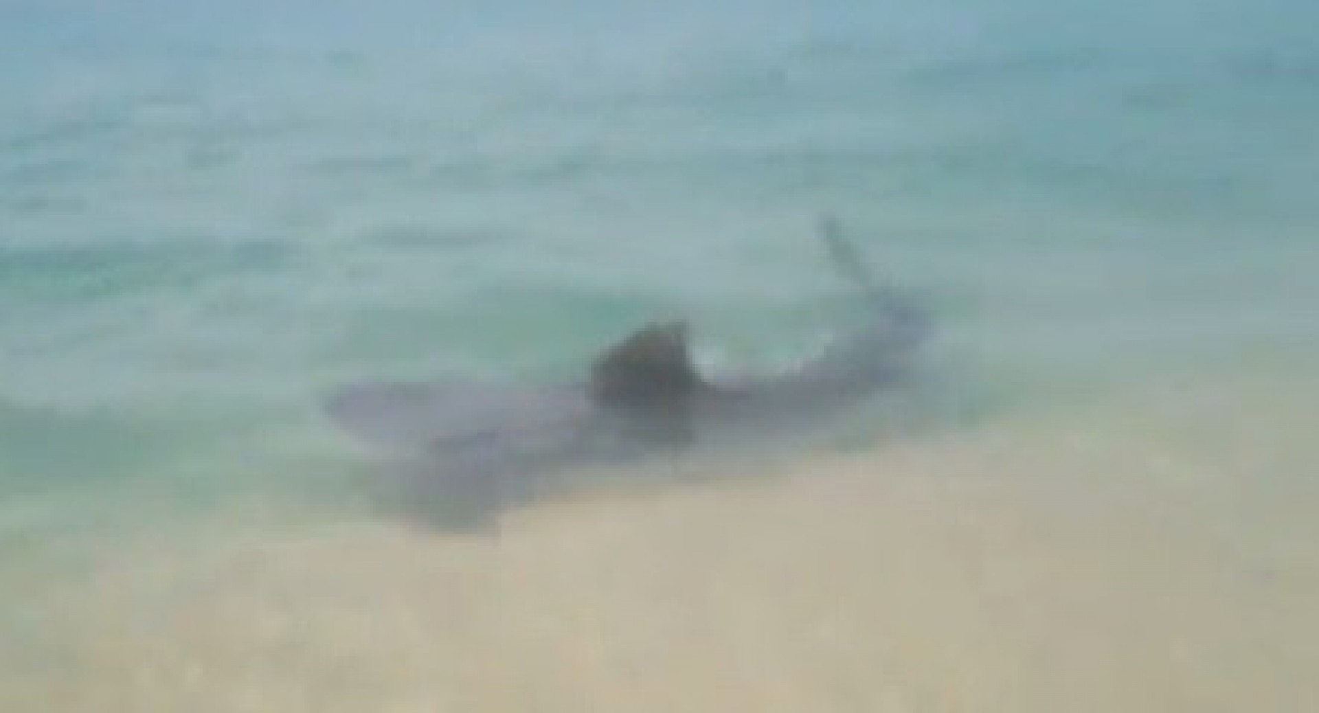 Banhistas foram orientados a deixarem a praia