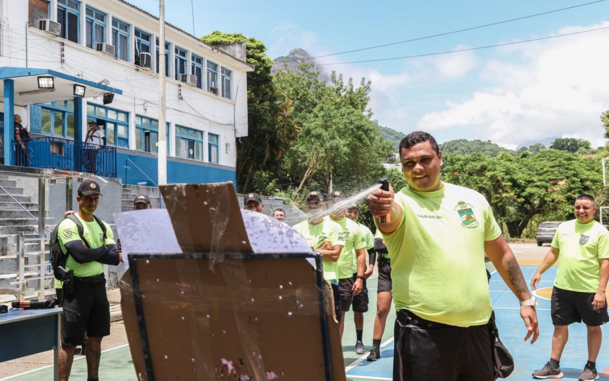 Spray de pimenta na vers&atilde;o espuma atinge alvos sem que se espalhe no ambiente