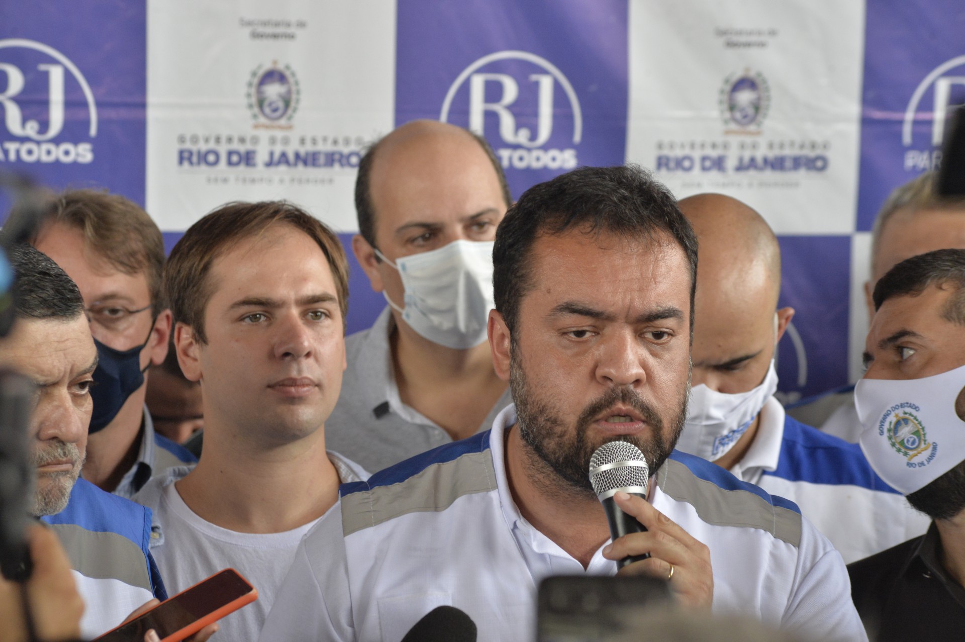 Quadra da Unidos do Jacarezinho recebeu o governador Cl&aacute;udio Castro - F&aacute;bio Costa / Ag&ecirc;ncia O Dia                    