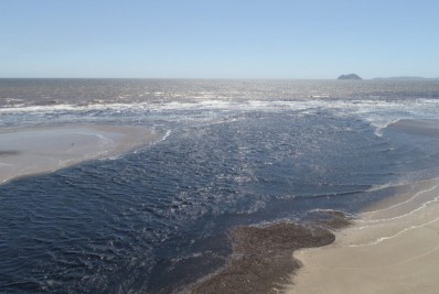 'Essa suposta poluição na Praia da Rasa nada tem a ver com Búzios e está sendo investigada', dispara Secretário do Meio Ambiente do balneário 