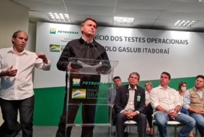 Bolsonaro ataca Lula durante evento e o chama de 'bandido'