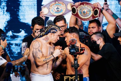 Whindersson Nunes mostra garra e empata em luta de boxe contra Popó