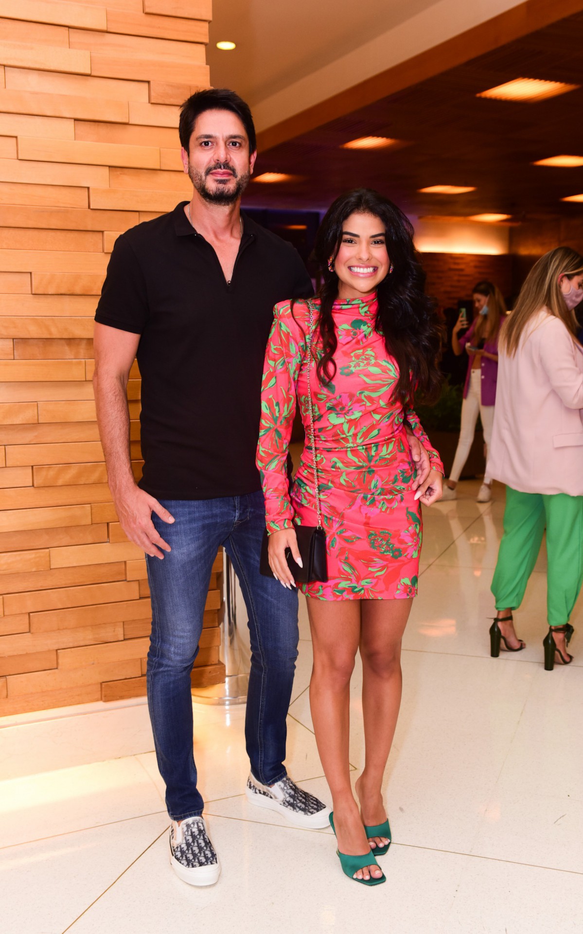 Paulinho Sim&atilde;o e Munik Nunes