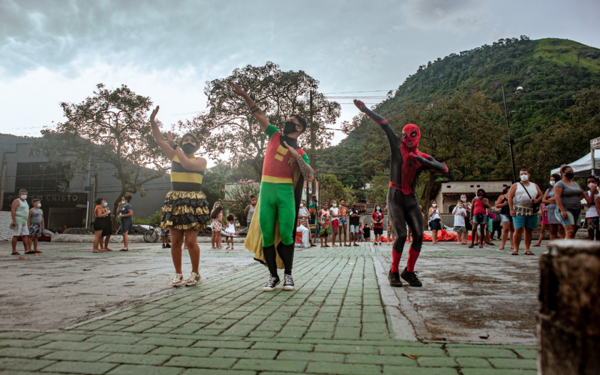 Alguns dos her&oacute;is mais queridos pela crian&ccedil;ada marcam presen&ccedil;a na imuniza&ccedil;&atilde;o