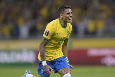 Gigante europeu intensifica conversas com meia-atacante da Seleção