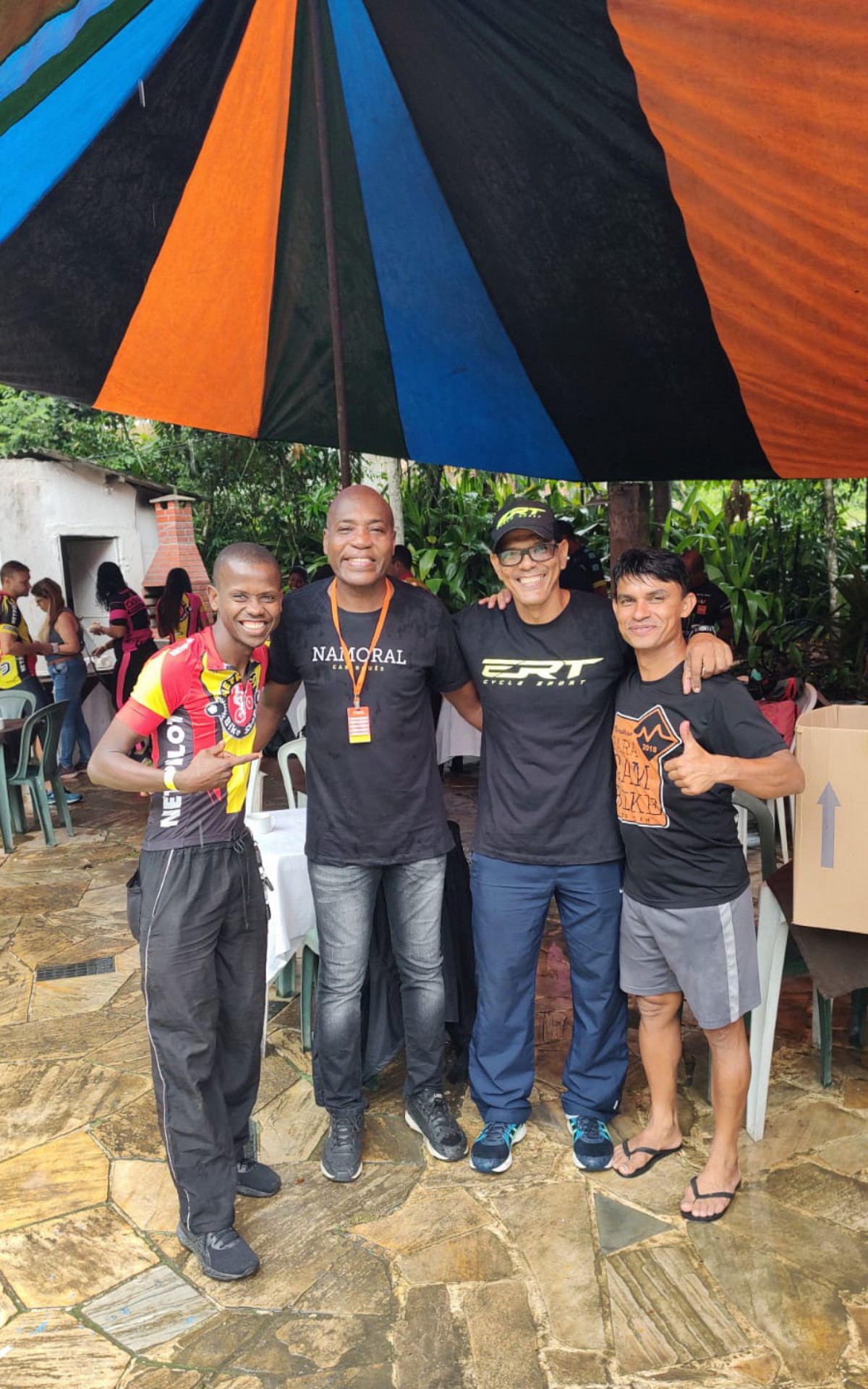 Lu&iacute;s Ant&ocirc;nio, Serginho Adventure, Avelino Ribeiro e Rubem Pereira no caf&eacute; da manh&atilde; que discutiu sobre as melhorias da pista do Vale do Ip&ecirc;