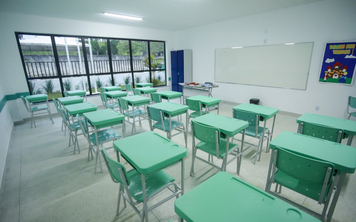 Escola Municipalizada Vereador Ivan da Silva Melo &eacute; inaugurada da Madressilva