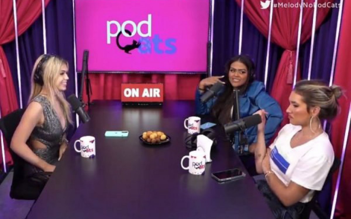 Melody e Camila Loures trocam farpas em podcast - Reprodução/Youtube
