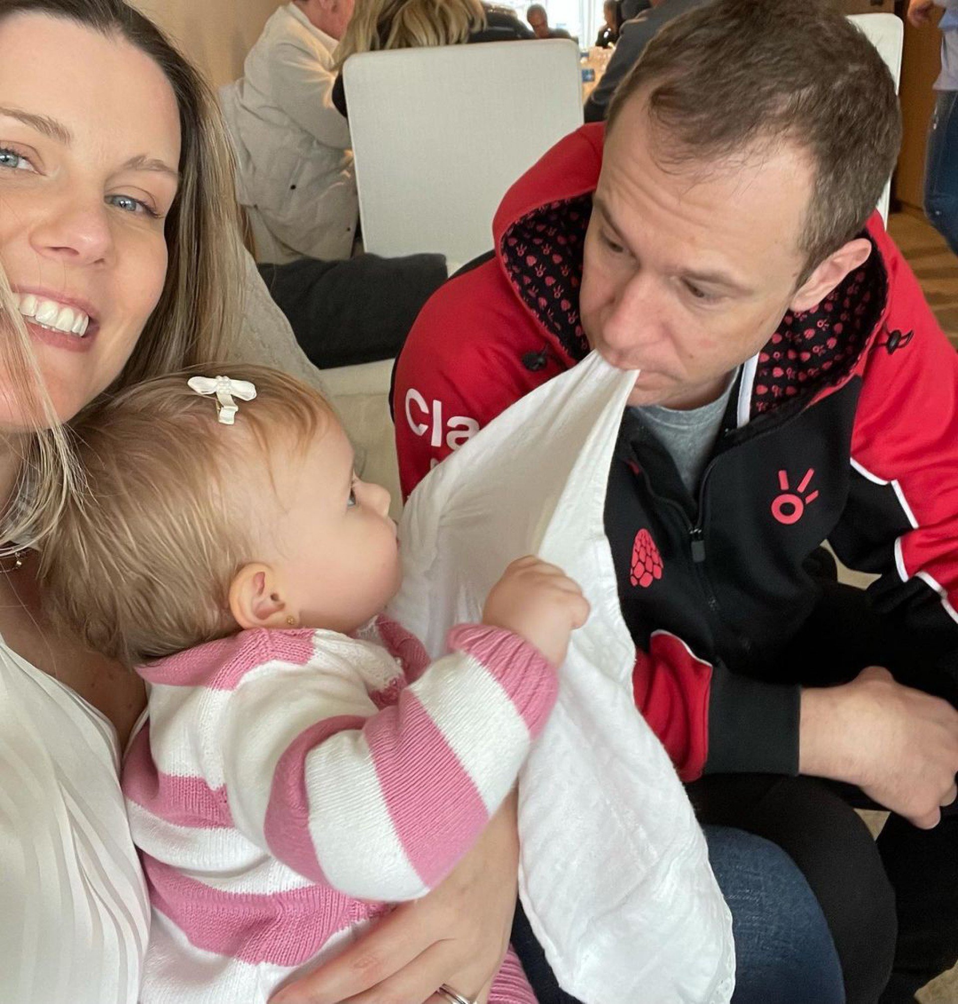 Daiana Garbin e Tiago Leifert com a filha, Lua - Reprodução/Instagram