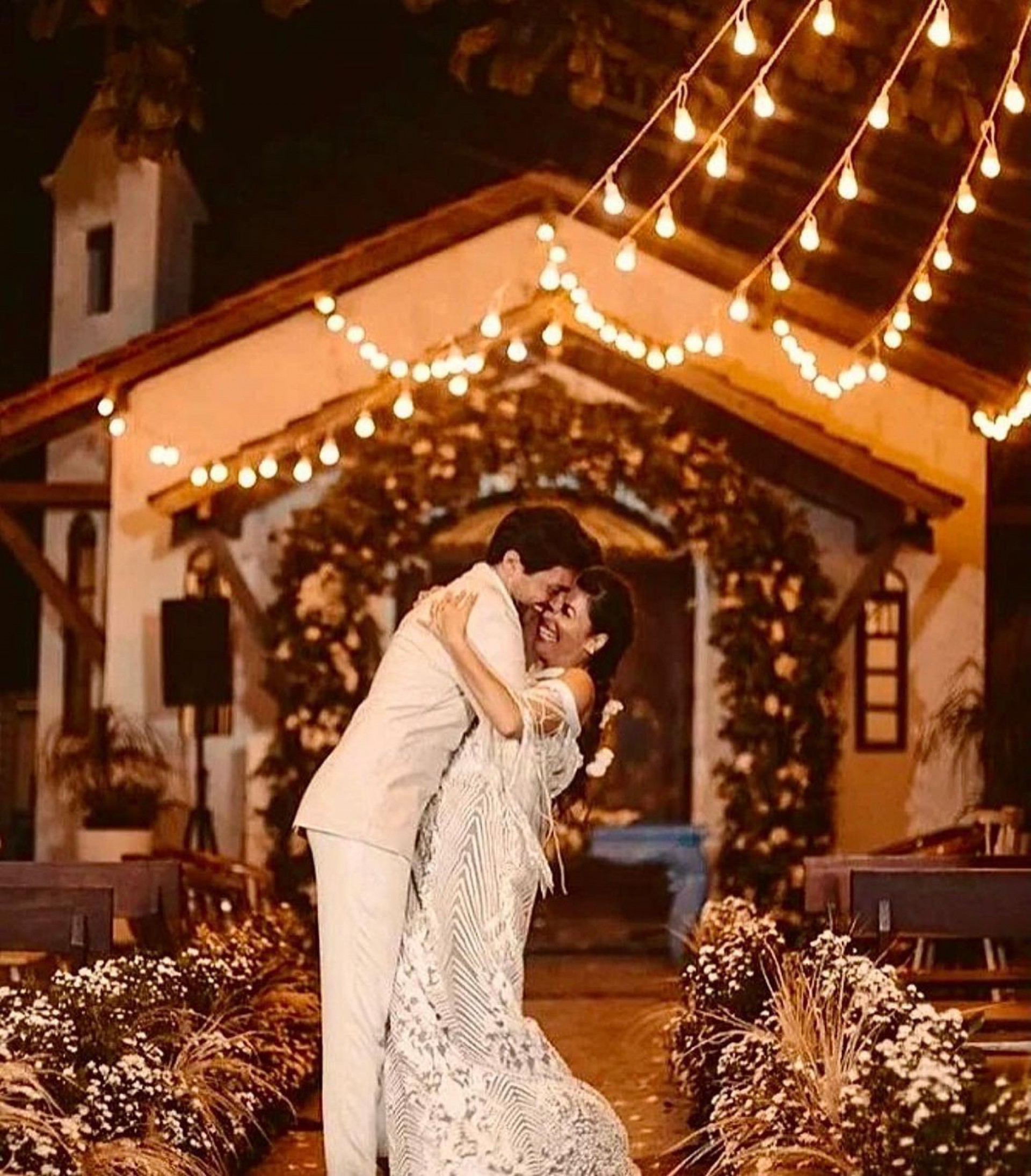 Emanuelle Araujo se casa em cerimônia intimista com Fernando Diniz.  - Reprodução/Instagram