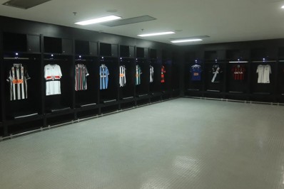 Exposição com históricas camisas de futebol chega ao Estádio do Maracanã