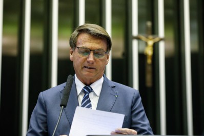 Bolsonaro volta a usar live semanal para 'campanha antecipada' e ataques a PT