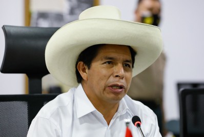 Presidente do Peru decide 'recompor' gabinete após acusações contra novo primeiro-ministro