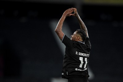 Botafogo sai atrás, recupera prejuízo e vence Madureira no Carioca