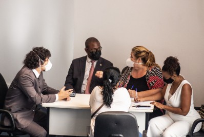 Mutirão para pessoas presas por foto mobiliza famílias em Niterói