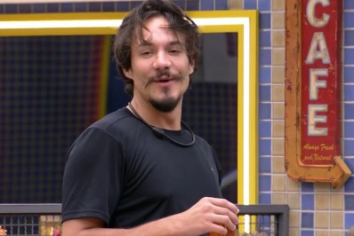 'BBB 22': Eliezer pergunta se herpes pode espalhar para o pinto