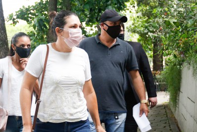 PM dono do quiosque Biruta chega para prestar depoimento sobre a morte do congolês Moïse