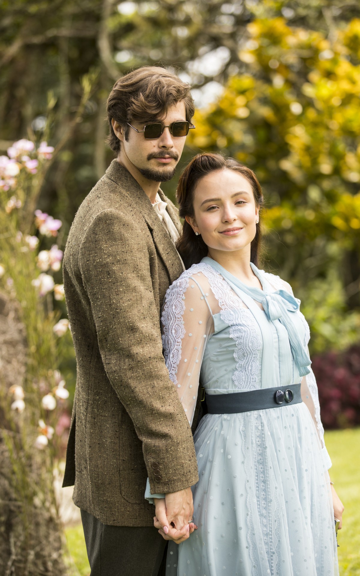 Rafael Vitti e Larissa Manoela s&atilde;o os protagonistas de 'Al&eacute;m da Ilus&atilde;o'