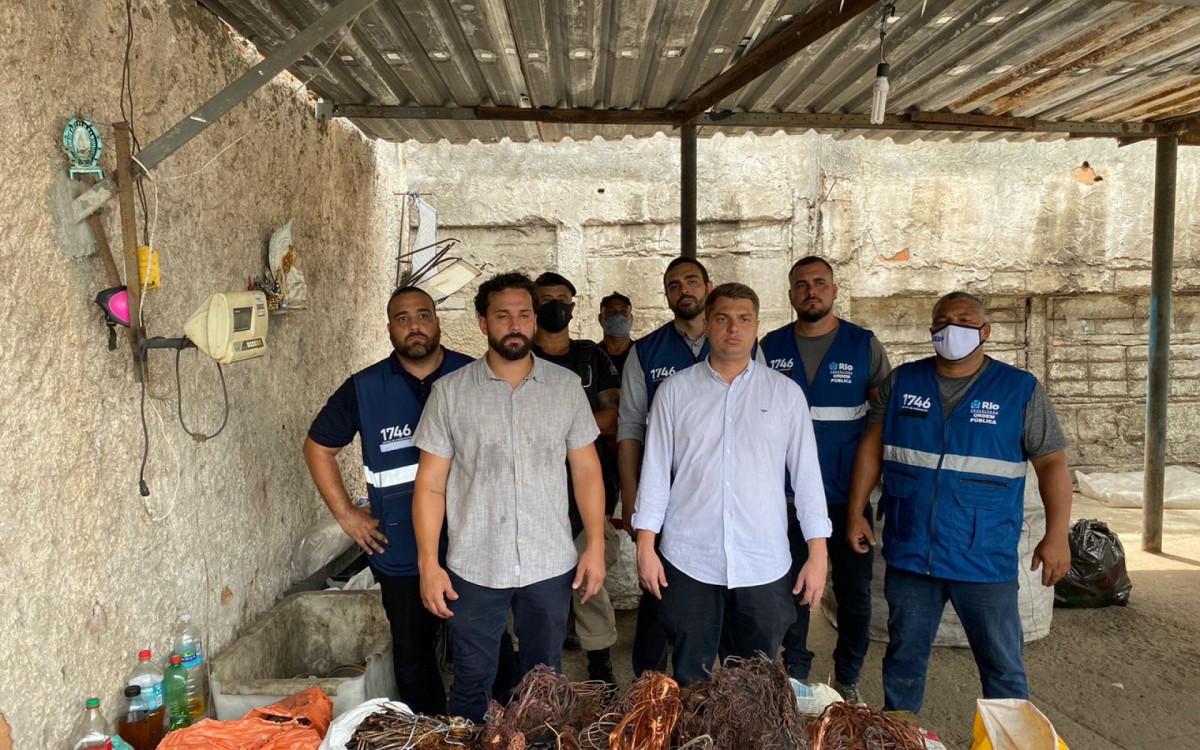 O secretário de Ordem Pública Brenno Carnevale e o subprefeito da Zona Norte Diego Vaz acompanharam a operação  - Divulgação / Seop