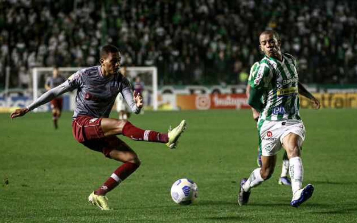 Dani Bolt rescinde com o Fluminense