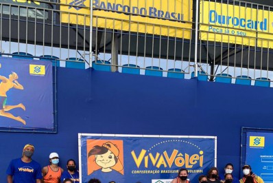 Alunos do Projeto Viva Vôlei participam de ação no Circuito Brasileiro de Vôlei de Praia