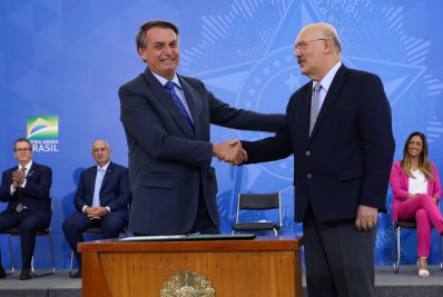 Portaria que aumenta o piso nacional de professores da educação básica em 33,2% é assinada por Bolsonaro