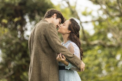 Larissa Manoela e Rafael Vitti comemoram estreia de 'Além da Ilusão'