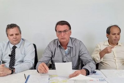 Ao errar a origem de Padre Cícero, Bolsonaro chama auxiliares nordestinos de 'pau de arara'
