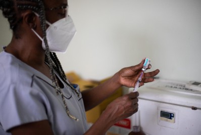 Covid-19: Volta Redonda aplica 4ª dose em idosos acima de 70 anos