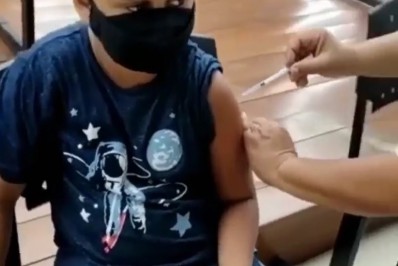 Saúde de Campos dos Goytacazes afasta enfermeira que fez falsa aplicação de vacina em criança