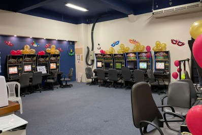 Polícia prende três contraventores e apreende 15 máquinas de caça-níqueis em Vila Isabel