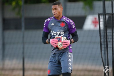 Campeão olímpico, ex-goleiro do Vasco é anunciado por clube da Série A