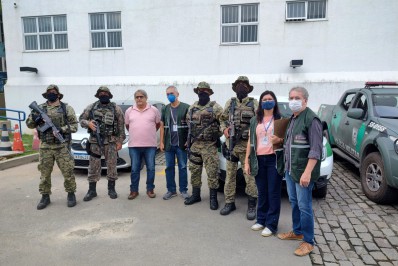 Meio Ambiente resgata aves silvestres no Porto Novo