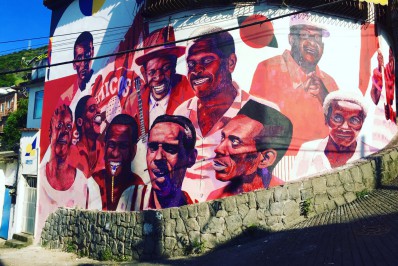 Projeto NegroMuro inaugura grafite que homenageia baluartes do Salgueiro