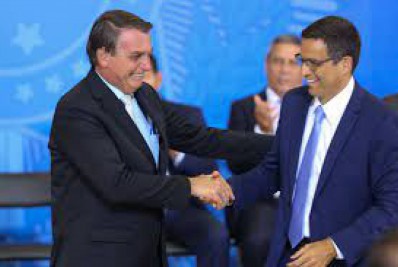 Bolsonaro elogia presidente do BC e instituição por sistema de restituição de dinheiro de bancos, fora do ar