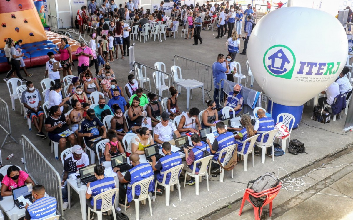 Neste sábado começou o cadastramento de profissionais da construção civil para atuar nas futuras obras do programa no Jacarezinho - Divulgação