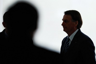 Pesquisa mostra que Lula lidera corrida presidencial com 44%; Bolsonaro sobe para 26%