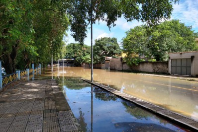 Rio Paraíba do Sul transborda em alguns pontos de Volta Redonda
