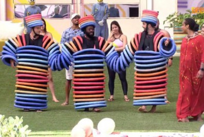 'BBB 22': Arthur, Douglas e Pedro recebem a fantasia do castigo do monstro