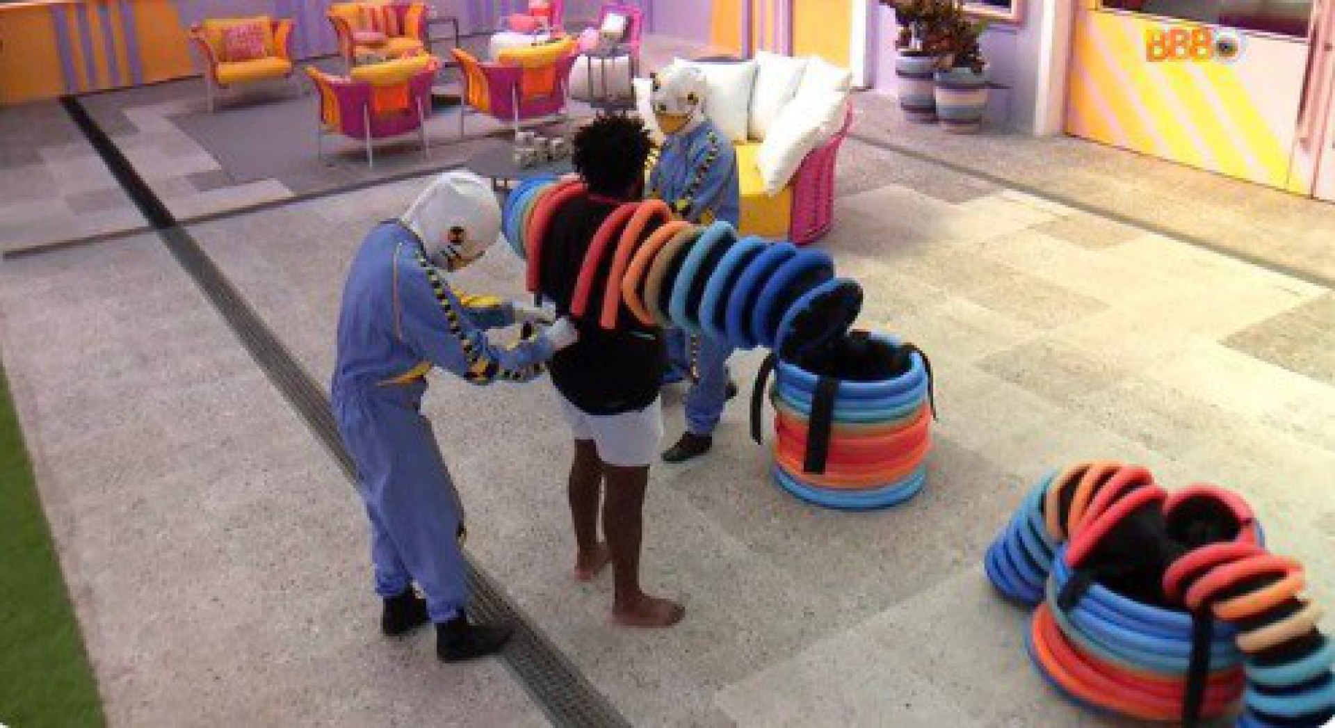 Douglas com a fantasia do monstro - Reprodução/Globoplay