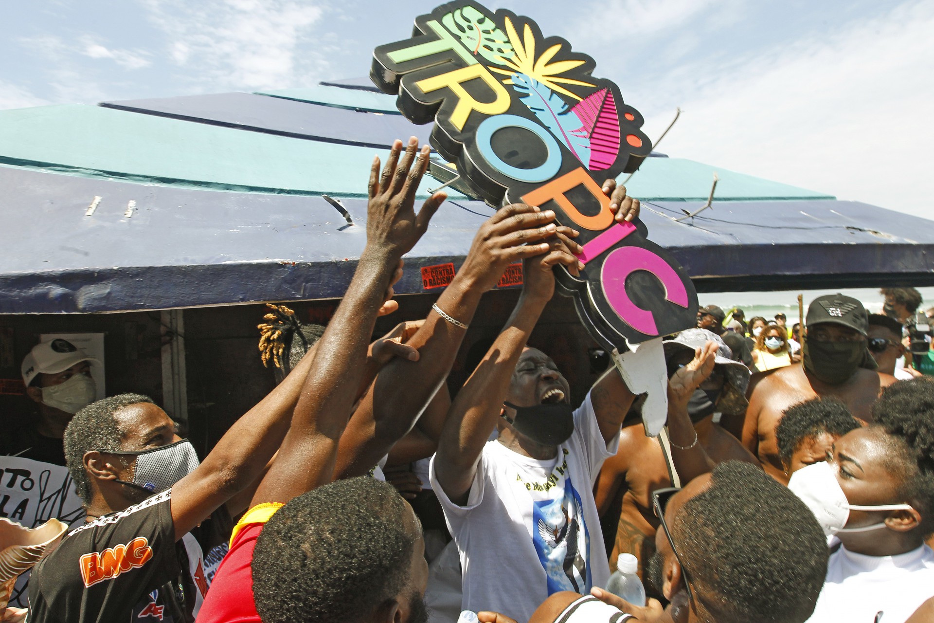 Geral - Manifestaçao pela morte do congoles Moise, na Barrra da Tijuca, zona oeste do Rio, na manha de hoje. - Reginaldo Pimenta / Agencia O Dia