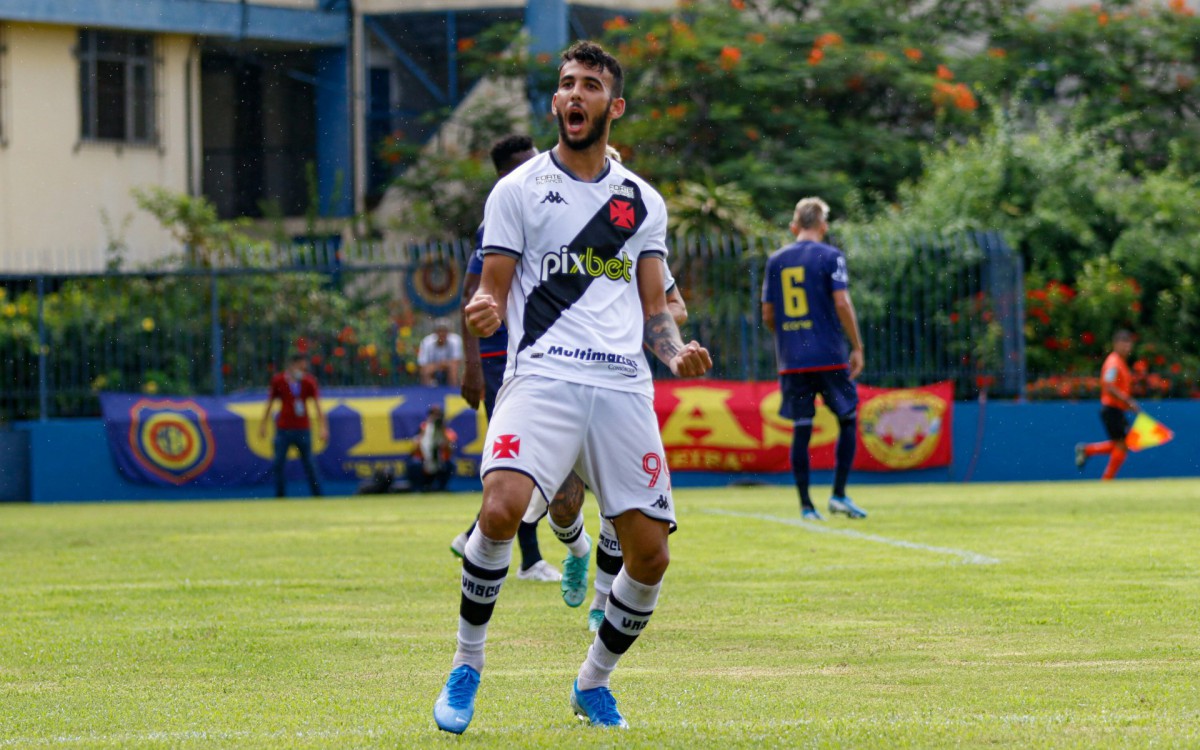 Get&uacute;lio, do Vasco da Gama, comemora seu gol, terceiro da equipe marcado diante do Madureira, durante partida v&aacute;lida pelo 1&ordm; turno do Campeonato Carioca 2022, realizada no Est&aacute;dio Aniceto Moscoso, em Madureira, zona norte do Rio de Janeiro, neste domingo, 06 de fevereiro de 2022.
 
Foto: FELIPE DUEST/O FOTOGR&Aacute;FICO/ESTAD&Atilde;O CONTE&Uacute;DO
OFT20220206035 - 06/02/2022 - 17:28
