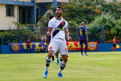 Getúlio brilha, Vasco vence o Madureira e dorme na liderança do Cariocão