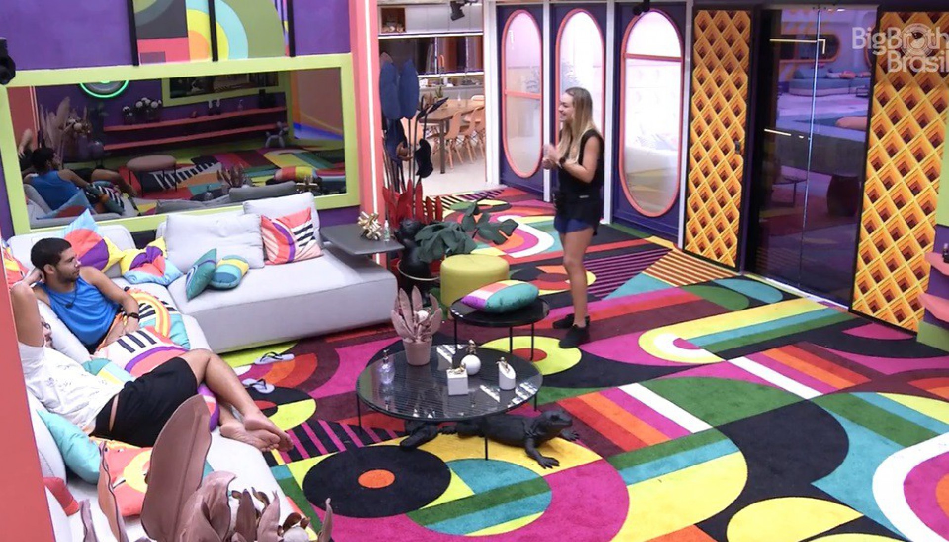 Bárbara avalia jogo de Pedro Scooby durante conversa com Eliezer e Vinicius - reprodução da TV Globo